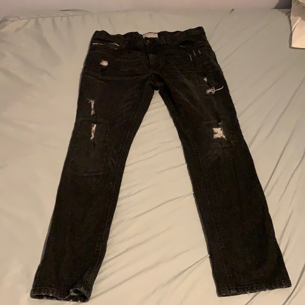 Men's Slim-Fit Distressed Jeans